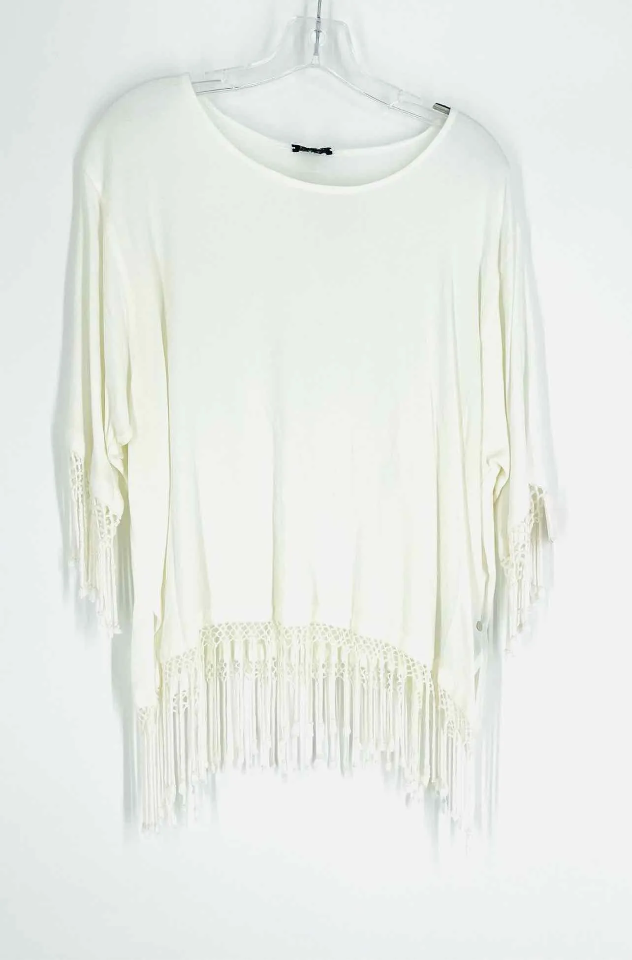 Dairi Size M ? White Solid Fringe NEW Tops Top-Short Sleeve